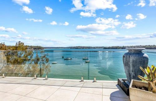Bundeena Casa | Ocean Front Luxury The Lambeth Walk