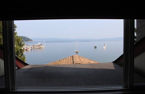 Mill Bay Casa | Mill Bay Moments, habitación King superior con vista al mar (cocina y salón)