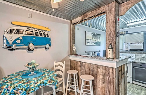 Ocean Isle Beach Apartamento | Central Ocean Isle Beach Studio w / patio trasero Gazebo!