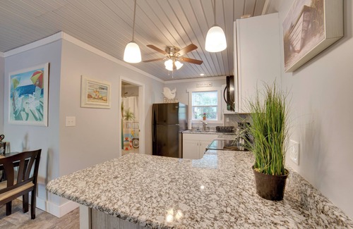 Ocean Isle Beach Apartamento | Ocean Isle Beach Studio w / Patio - 1 Mi to Pier!