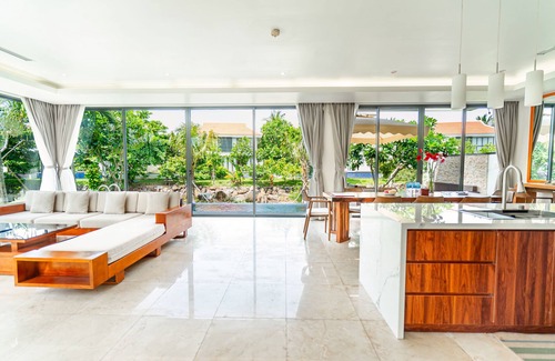 Ngu Hanh Son Villa | Ocean Luxury Villas By Emblemsea