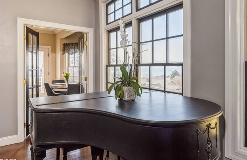 Wading River Casa | Ocean Pearl: Water Views, Steps to Beach & Restaurants