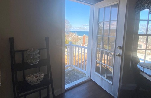 Wading River Casa | Ocean Pearl: Water Views, Steps to Beach & Restaurants