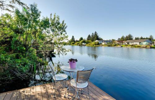 Ocean Shores Casa | Ocean Shores Retreat with Porch and Canal Views!