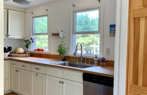 Beach Haven Cabaña | Ocean side cottage