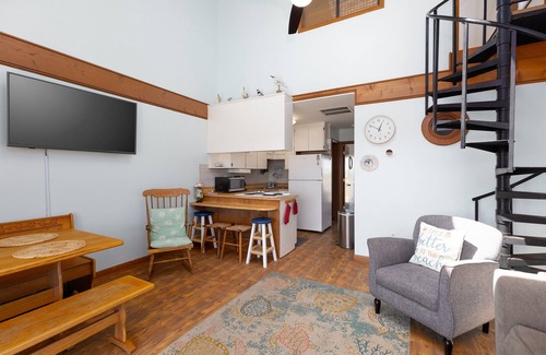 North Topsail Beach Casa | Ocean/Sound Views, Beach Access—Villa On The Blue