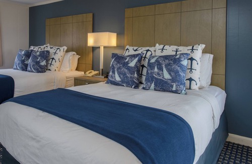 Hyannis Hotel | Ocean Street Inn on Hyannis Harbor