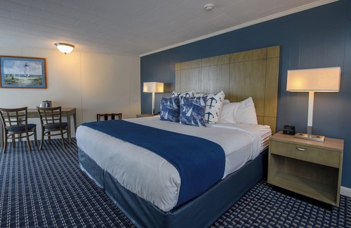 Hyannis Hotel | Ocean Street Inn on Hyannis Harbor