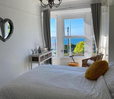 Hele Casa | Ocean Terrace, Ilfracombe, 4 bedrooms, Sleeps 8, Stunning Sea Views, Parking, Garden, Pet Friendly