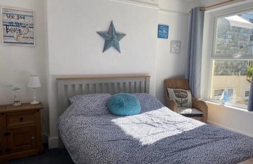 Hele Casa | Ocean Terrace, Ilfracombe, 4 bedrooms, Sleeps 8, Stunning Sea Views, Parking, Garden, Pet Friendly