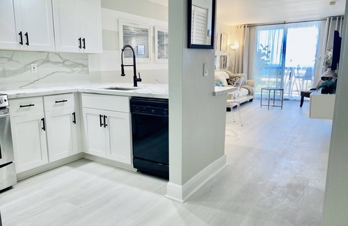 Miami Beach Condominio | Ocean View 1Br 1.5Ba Stylish Beach Condo + Parking