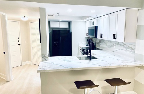 Miami Beach Condominio | Ocean View 1Br 1.5Ba Stylish Beach Condo + Parking