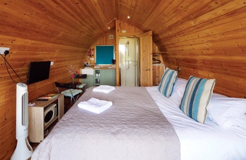Skewen Casa | Ocean View 6 - 1 Bed Large Bridal - Llanrhidian