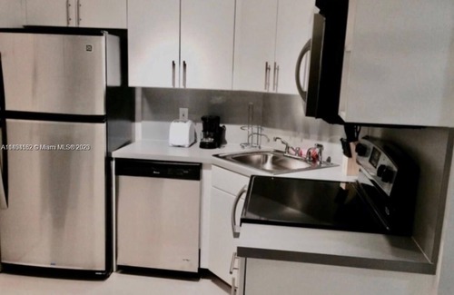 Miami Beach Condominio | Ocean View and City Viewall Tiled.sleeps 6