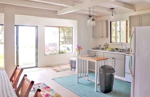 New Harbor Cabaña | Ocean-view cottage near beach with deck, grill, & full kitchen