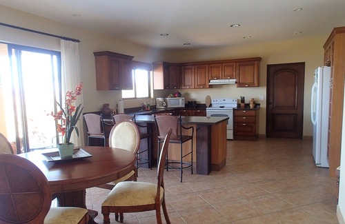 Playa Hermosa Villa | Vista al mar desde todas las habitaciones de esta casa!