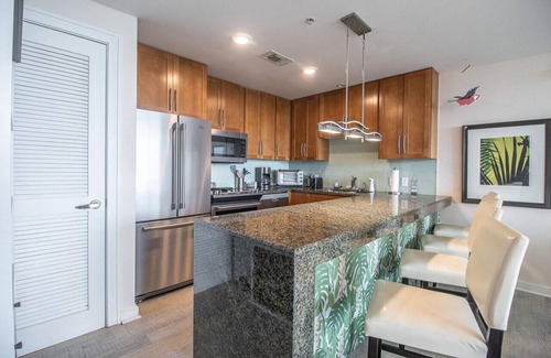 Biloxi Condominio | Ocean view from every room!