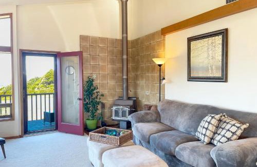 Agate Beach Casa | Ocean View Home in Newport! Short Walk to Sandy Beach! Cliffside Retreat