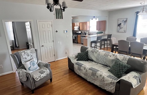 Willoughby Spit Casa | Ocean View Luxe Beach House. Sleeps 8! Seabreeze