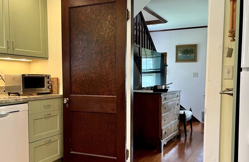 Rye Casa | Ocean View Property in Quiet Neighborhood at Wallis Sands Beach