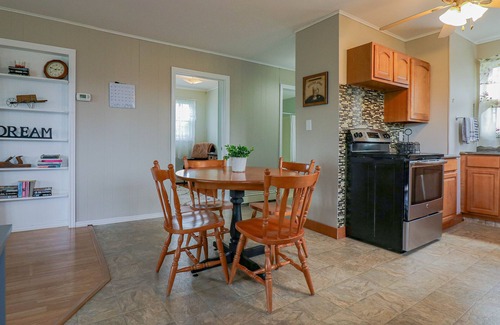 Stanley Bridge Casa | Ocean View Retreat on the Cavendish Road - Walk to Restaurants and Shops