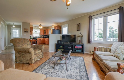 Stanley Bridge Casa | Ocean View Retreat on the Cavendish Road - Walk to Restaurants and Shops