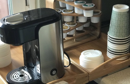 Makakilo City Apartamento | Estudio con vista al mar \ Tina caliente \ Estacionamiento \ Tesla Paquete de alquiler disponible.