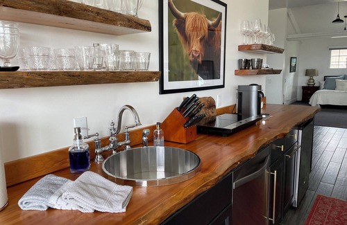 Carmel Casa | Ocean view suite in a restored barn - walkable to Pt. Lobos and Monastery Beach!