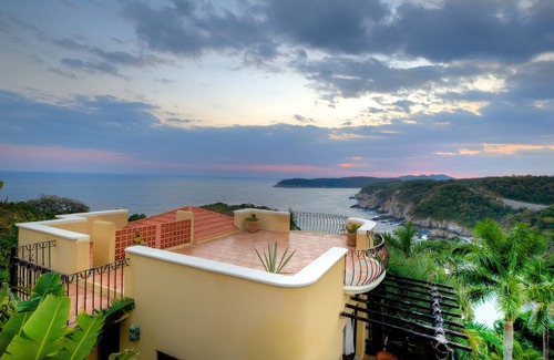 Santa María Huatulco Condominio | Vistas al mar, acceso a la playa, casita española de la bahía (condominio)