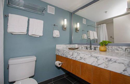 Ala Moana Casa | Ocean views Walk to beach Waikiki and mall 1223