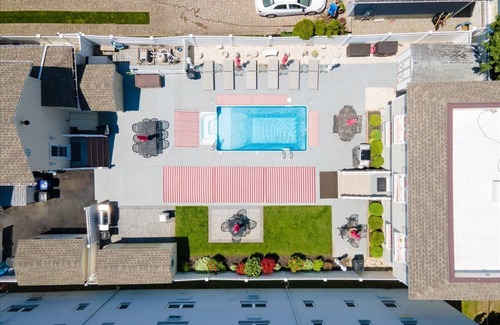 Wall Casa | Oceanblock 2-bedroom beach house in Belmar with pool, AC, WiFi.