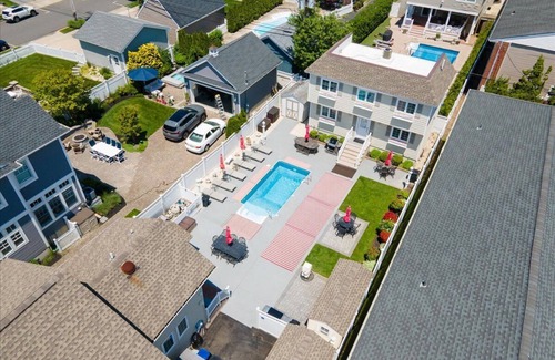 Wall Casa | Oceanblock 2-bedroom beach house in Belmar with pool, AC, WiFi.