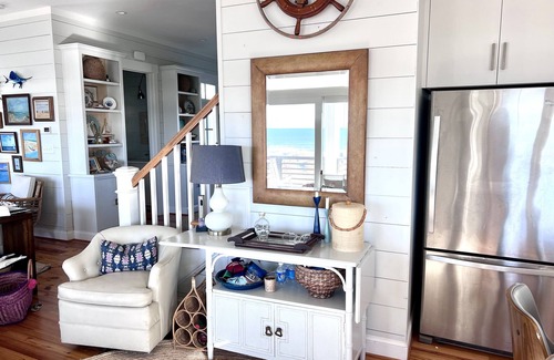 Atlantic Beach Cabaña | Nuevo y bellamente decorado Cottage frente al mar en el corazón de Atlantic Beach