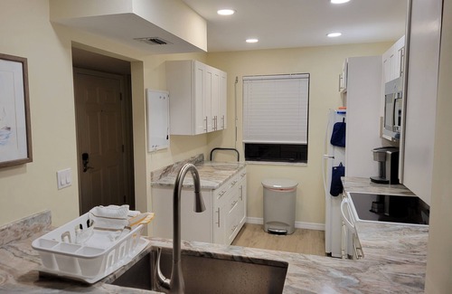 Fort Pierce Shores Condominio | Oceanfront 4th Floor NE Corner Unit - Spectacular Wrap Around Beach Views