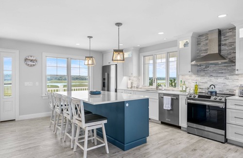 East Sandwich Casa | Oceanfront Cape Escape with Panoramic Bay Views