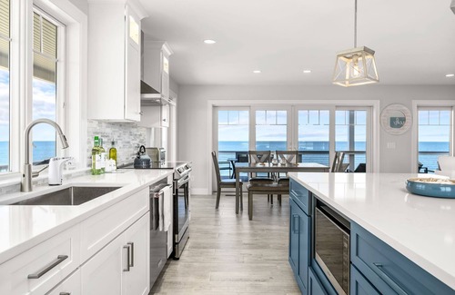 East Sandwich Casa | Oceanfront Cape Escape with Panoramic Bay Views