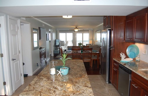 South Nags Head Condominio | Condominio frente al mar en OBX Completamente renovado 2 dormitorios, 2 baños condominio en la playa