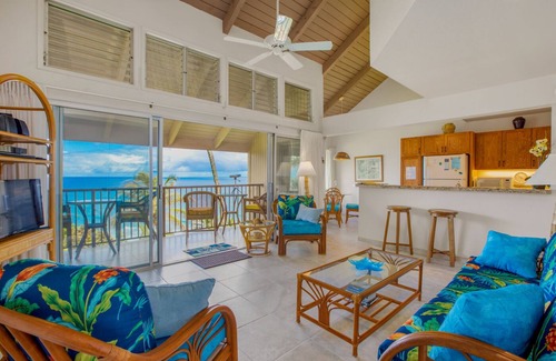 Princeville Condominio | Condominio frente al mar en el paraíso con impresionantes vistas, acceso a la playa y dormitorio con aire acondicionado