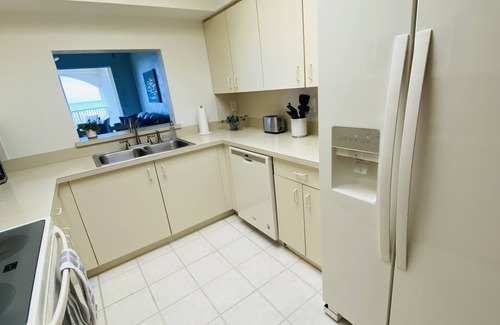 Palm Coast Condominio | Oceanfront Condo, Private Balcony