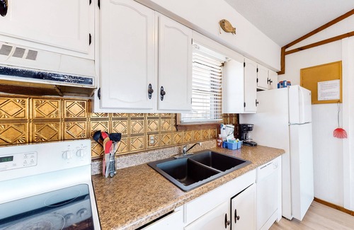 Buxton Casa | Oceanfront, Dog-Friendly House w/ Free WiFi, Ocean View, & Shared Pool