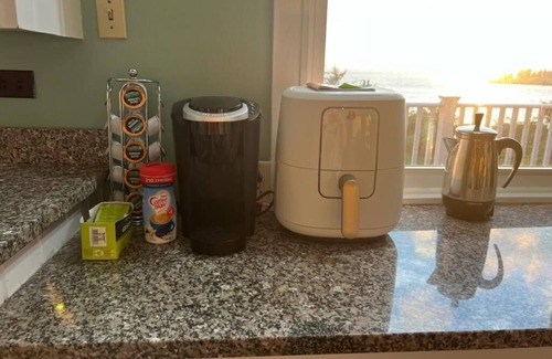 Castine Casa | Frente al mar con vistas a la bahía de Penobscot, Castine Maine. La historia abunda!