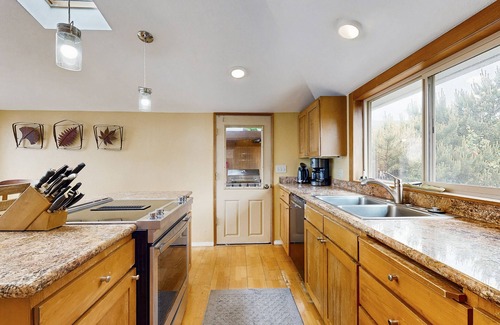 Oregon Coast Casa | Casa frente al mar con impresionantes vistas y acceso privado a la playa: ¡los perros están bien!