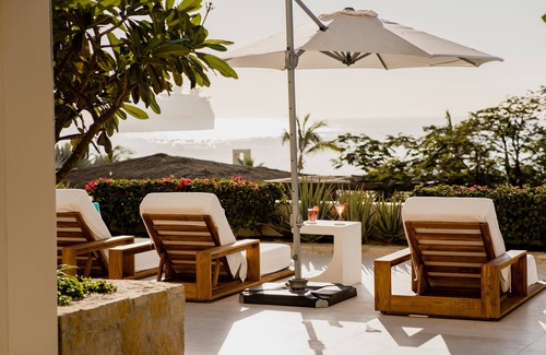 El Médano Ejidal Villa | Oceanfront Luxury Escape, Breathtaking Views. Private Pool & Jacuzzi