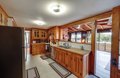 Milbridge Casa | Oceanfront Milbridge Getaway w/ Deck & Views!