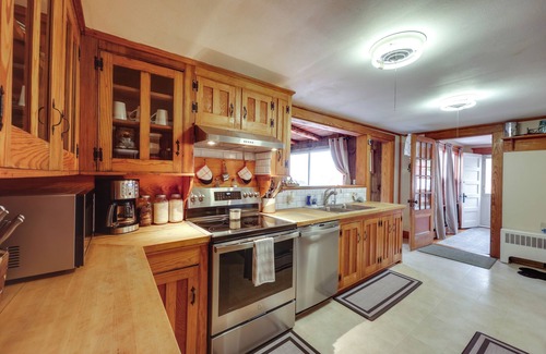 Milbridge Casa | Oceanfront Milbridge Getaway w/ Deck & Views!