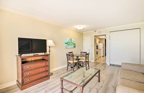 Downtown Myrtle Beach Apartamento | Oceanfront Myrtle Beach Condo w/ Balcony!