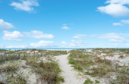 St. Augustine Beach Apartamento | Oceanfront Oasis