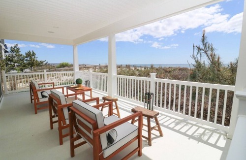 Surf City Casa | OCEANFRONT OPEN FOR FALL AND HOLIDAY SEASON 5 BEDROOM NEWLY REMODELED