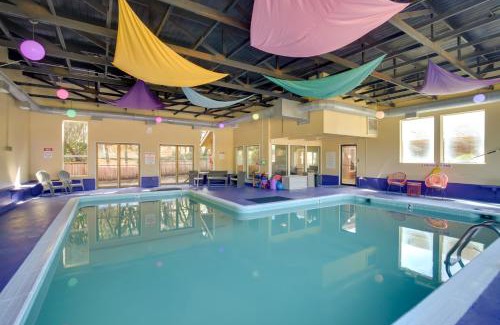 Lincoln Beach Apartamento | Oceanfront Oregon Retreat - Pool, Sauna and Patio!