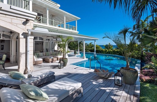 Silver Sands Villa | Paraíso frente al mar con piscina - Hector's House